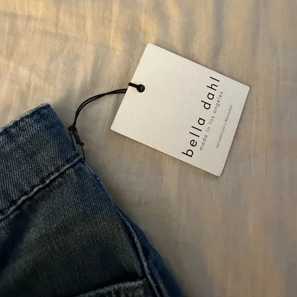 NWT Bella Dahl Dylan Seamed Tapered Jean in Heritage Wash (J3)