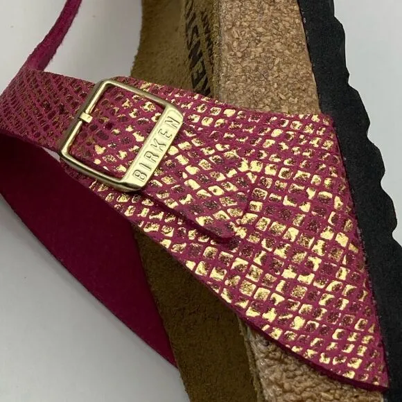 NWT Birkenstock Gizeh Women’s Python Dark Fuchsia Sandals Size 9 Germany