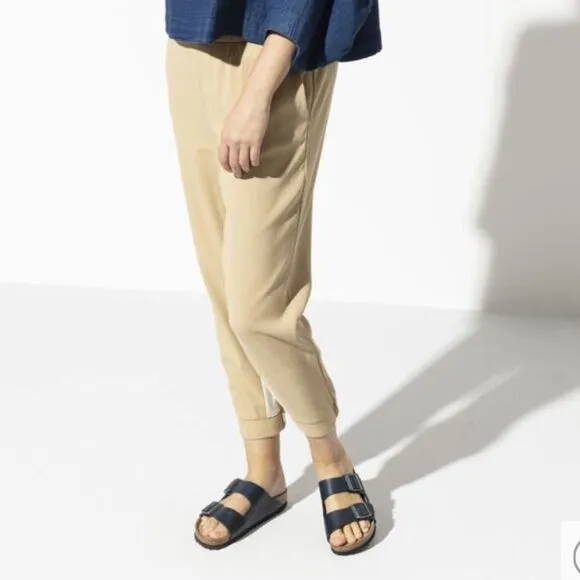 NWT Birkenstock Arizona Soft Footbed Smooth Leather Sandals 39 L-8 M-6