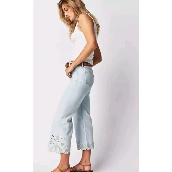 NWT Driftwood Charlee Wide Leg Cropped Jeans Eyelet Embroidered High Rise Sz 30