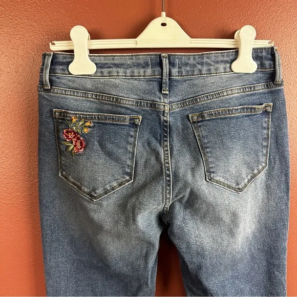 NWT Driftwood Colette Skinny Jeans Embroidered Cuff Cropped Waist 6 Length 27