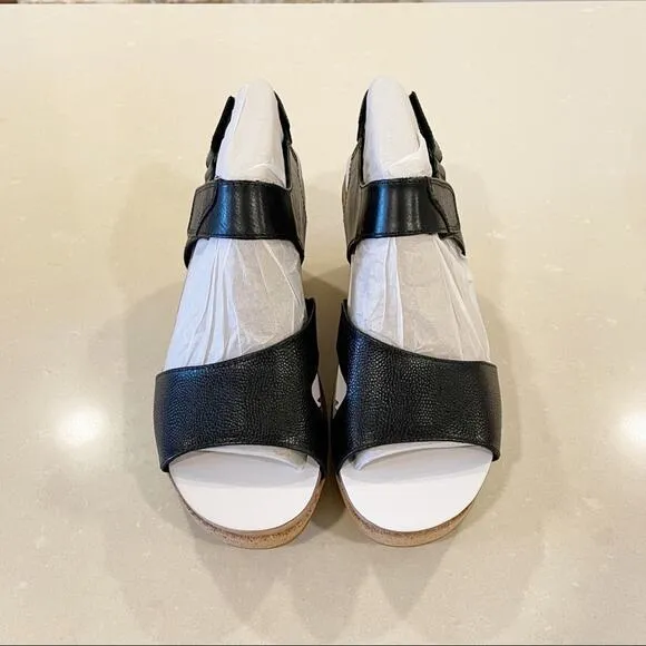 NWT Earth Khaya Kella Leather Platform Sandals Black 9