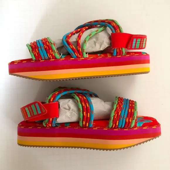 NWT Farm Rio red Ipanema parrot platform sport sandals