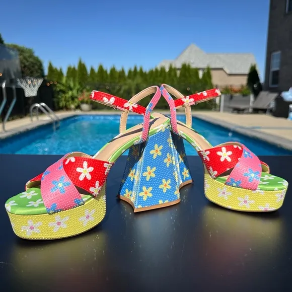 NWT GB Ulti-Mate Floral Rainbow Rhinestone Retro Platform 70's Sandals
