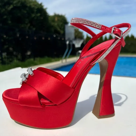 NWT Gianni Bini 10 Dempsey Red Satin Bow Platform Sandals