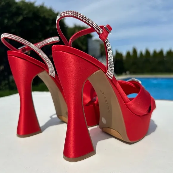 NWT Gianni Bini 10 Dempsey Red Satin Bow Platform Sandals