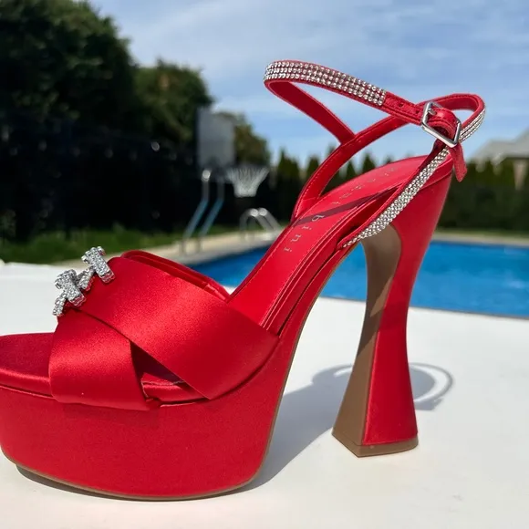 NWT Gianni Bini 10 Dempsey Red Satin Bow Platform Sandals