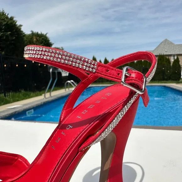 NWT Gianni Bini 10 Dempsey Red Satin Bow Platform Sandals