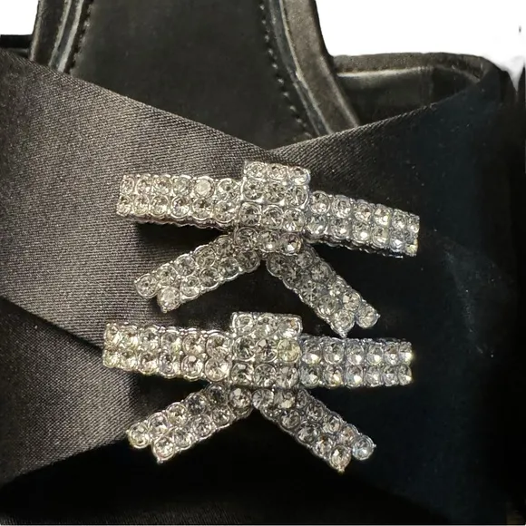 NWT Gianni Bini DEMPSEY Satin Rhinestone Bow Platform Sandals