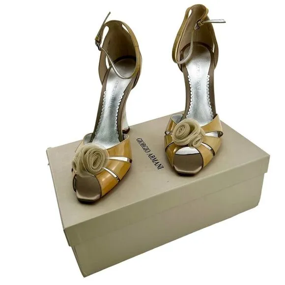 NWT Giorgio Armani Women’s Patent Leather Wedge Sandals US 8.5 Beige | $875