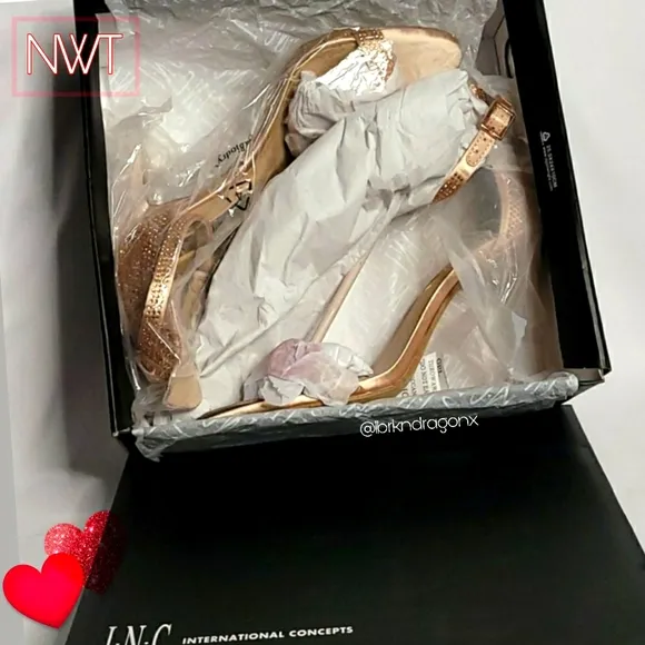 NWT Heart Heels Open Toe Sandal Sparkle Sequin Embellished Blush Pink Gold Heels