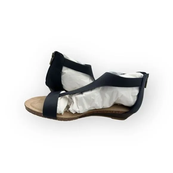NWT Kenneth Cole Reaction Womens T-Strap Great Gal Wedge Sandals Navy Size 9.5