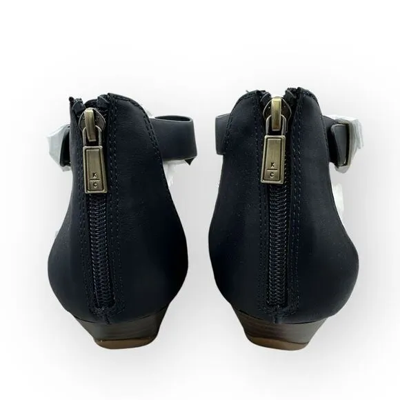 NWT Kenneth Cole Reaction Womens T-Strap Great Gal Wedge Sandals Navy Size 9.5