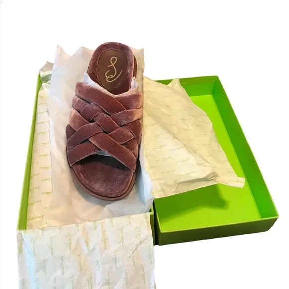 NWT Sam Edelman size 8 1/2 velvet sandal