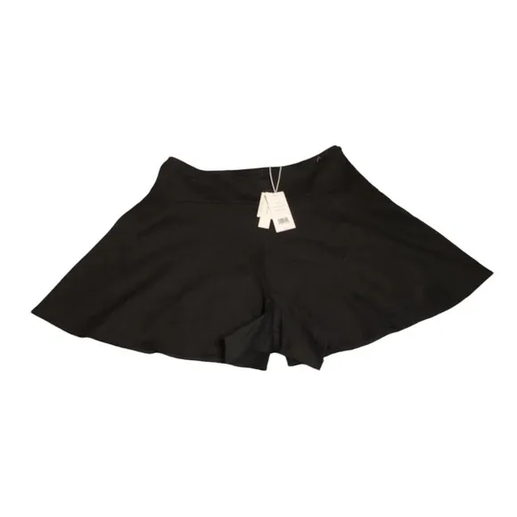 NWT Vince linen blend flounce black shorts