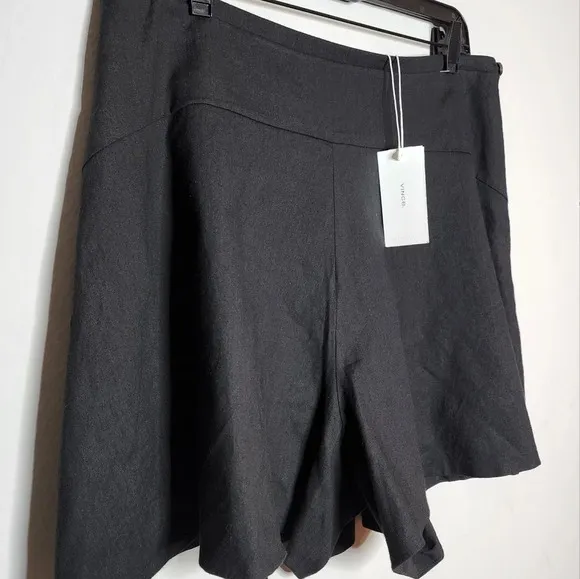 NWT Vince linen blend flounce black shorts