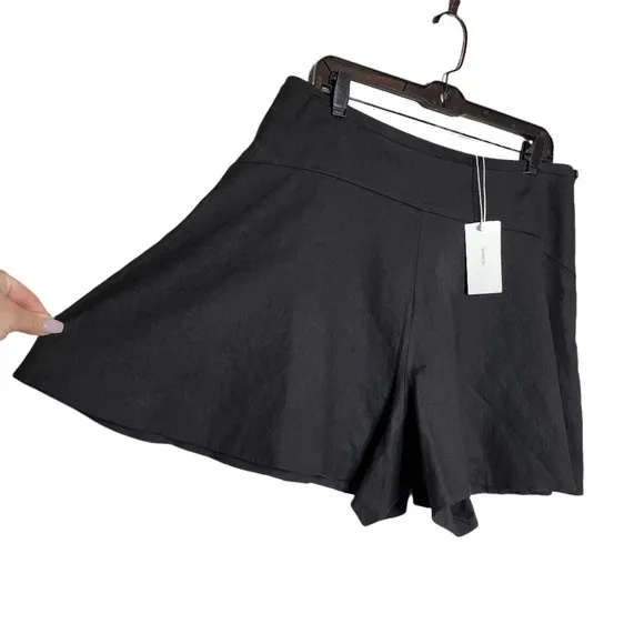 NWT Vince linen blend flounce black shorts