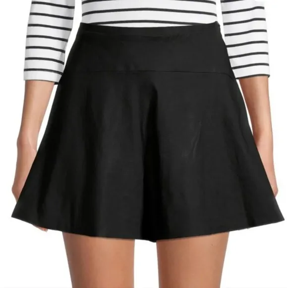 NWT Vince linen blend flounce black shorts