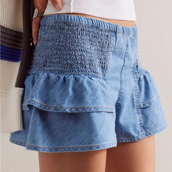 NWT We The Free Alani Pull-On Chambray Shorts Color Coastline Indigo Size Medium