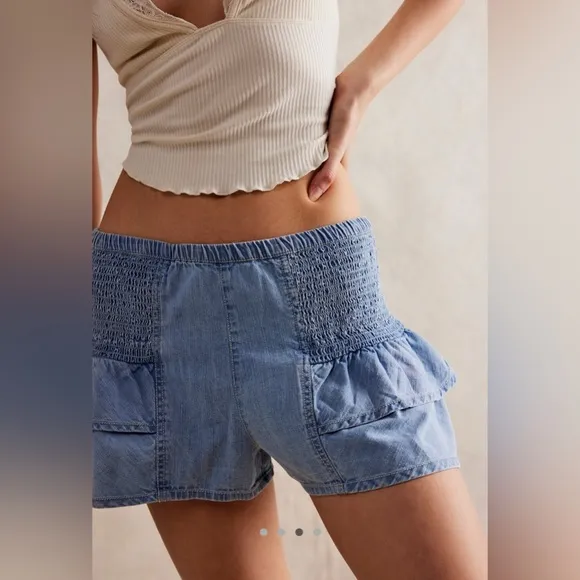 NWT We The Free Alani Pull-On Chambray Shorts Color Hot Spot LT Blue Size Medium