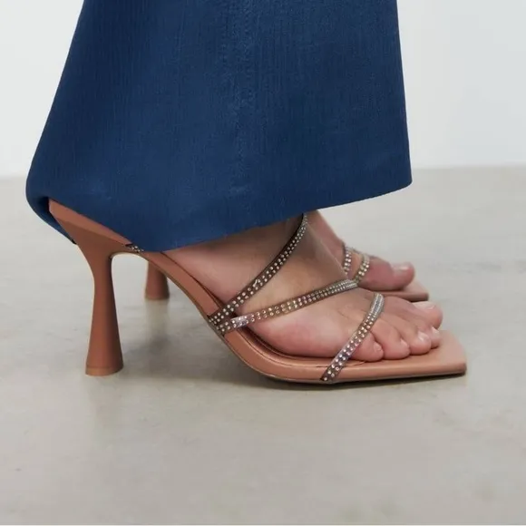 NWT. Zara Beige Rhinestones Details Squared Toe Sandals. Size 9