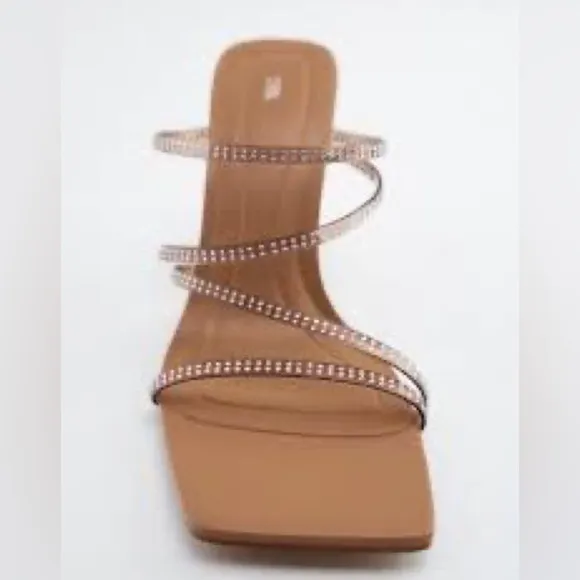 NWT. Zara Beige Rhinestones Details Squared Toe Sandals. Size 9