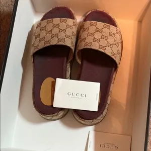 OFFERS PLEASE Gucci Platform Sandals