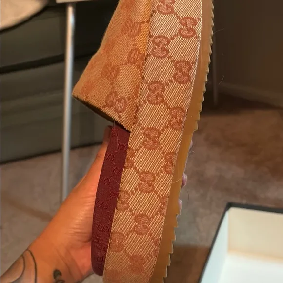 OFFERS PLEASE Gucci Platform Sandals