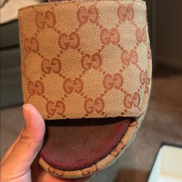 OFFERS PLEASE Gucci Platform Sandals