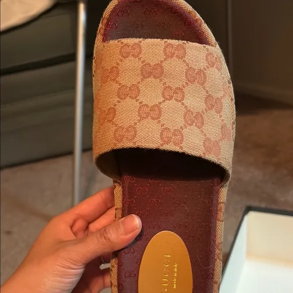 OFFERS PLEASE Gucci Platform Sandals