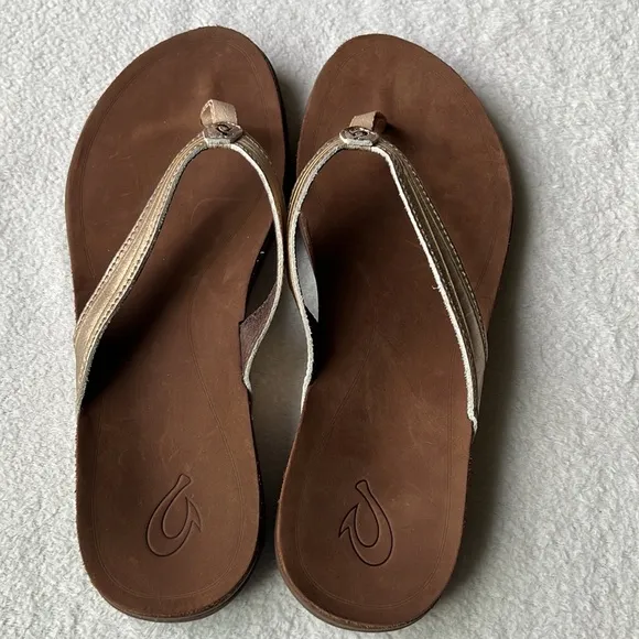 OluKai Aukai Women’s Leather Sandals