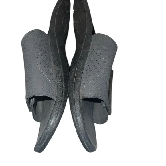 Olukai Dark Gray Leather Men Slides Size 12