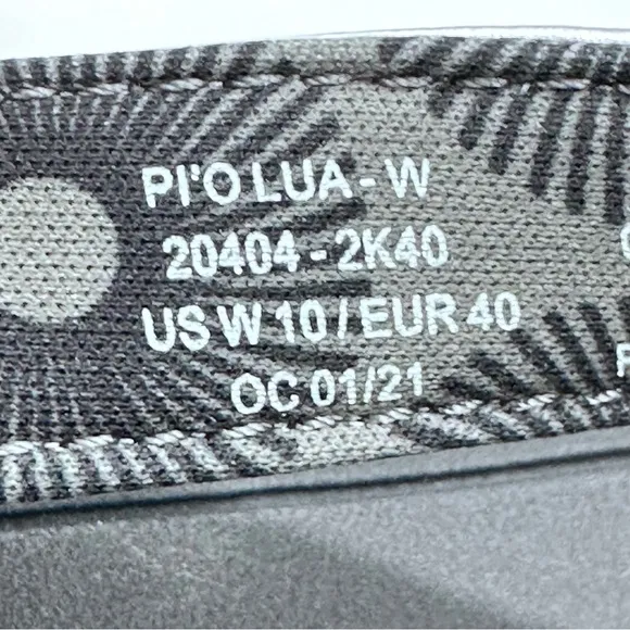 Olukai PI’O LUA Platform Sandals. Size 10