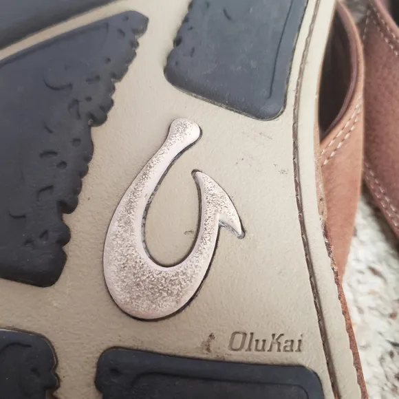 OluKai Sandals Men's Brown Rum Nui 11 Tommy Bahama Nubuck Leather Flip Flops