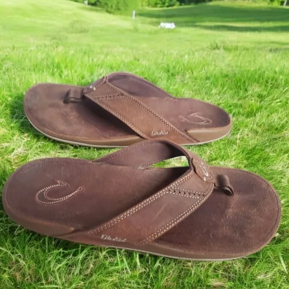 OluKai Sandals Men's Brown Rum Nui 11 Tommy Bahama Nubuck Leather Flip Flops