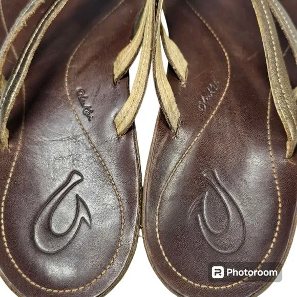 OluKai U'I Bubbly Sahara Leather Gold Pewter Thong Toe Post Sandal Women's 9