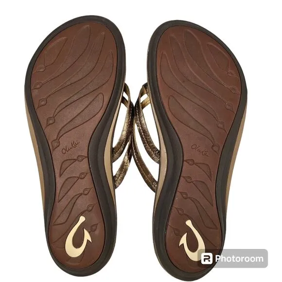 OluKai U'I Bubbly Sahara Leather Gold Pewter Thong Toe Post Sandal Women's 9