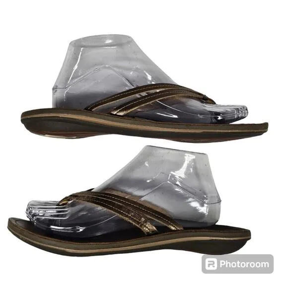 OluKai U'I Bubbly Sahara Leather Gold Pewter Thong Toe Post Sandal Women's 9