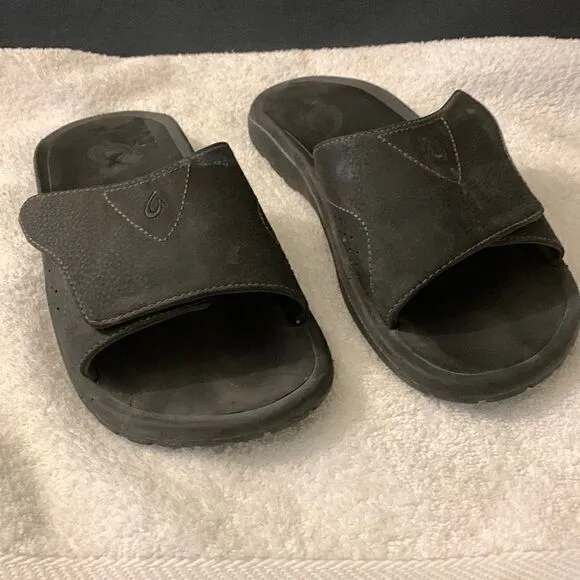 Olukia, sandals “NALU SLIDE”, size 9,  Velcro adjustable fronts, great condition