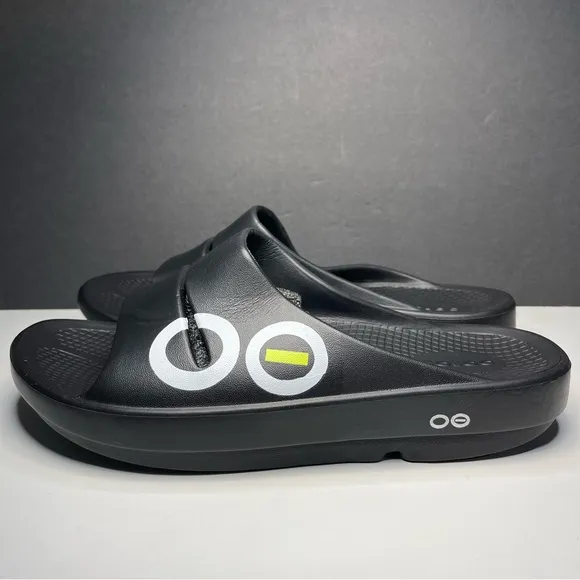 OOFOS Black Sandals with Thick Sole and Adjustable Closure Size 9M or 11W