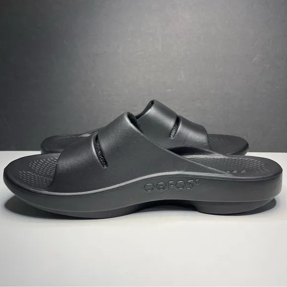 OOFOS Black Sandals with Thick Sole and Adjustable Closure Size 9M or 11W