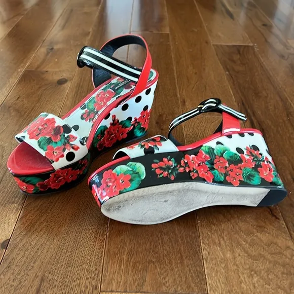 Original Dolce Gabbana platform Sandals