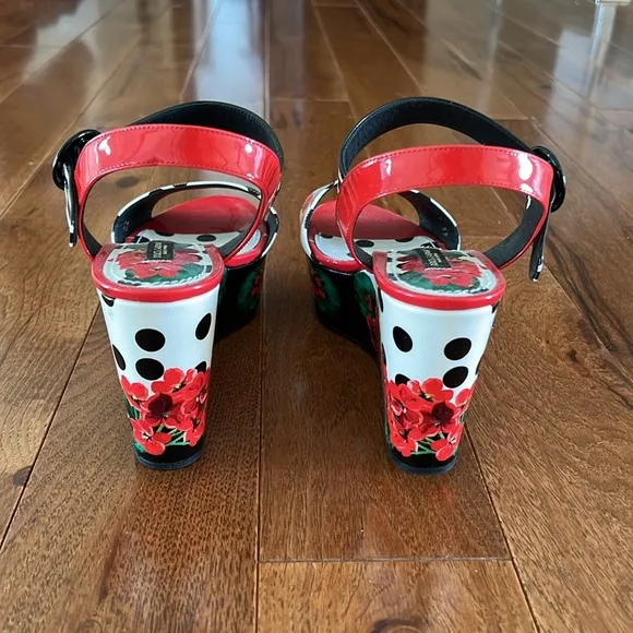 Original Dolce Gabbana platform Sandals