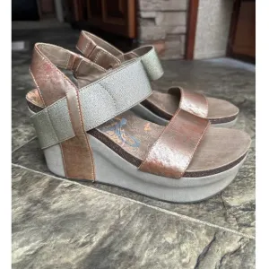 OTBT Bushnell Rose Gold Leather &amp; Silver Elastic Band Platform Wedge Sandals 5.5