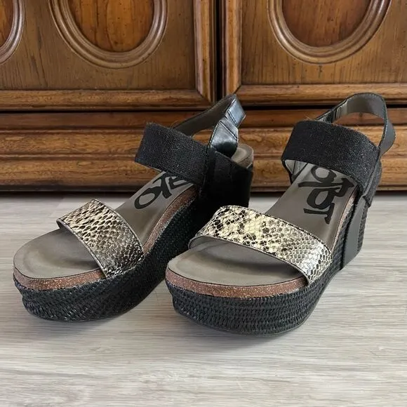 OTBT Bushnell Wedges Sandals Black Snakeskin 9.5