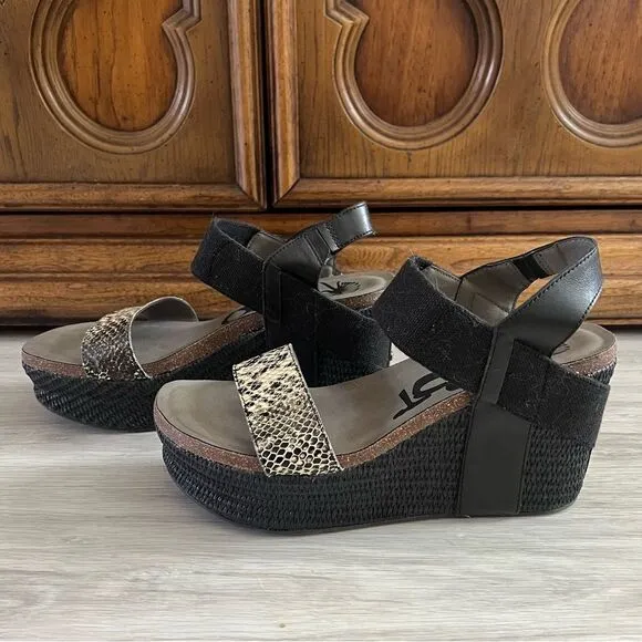 OTBT Bushnell Wedges Sandals Black Snakeskin 9.5