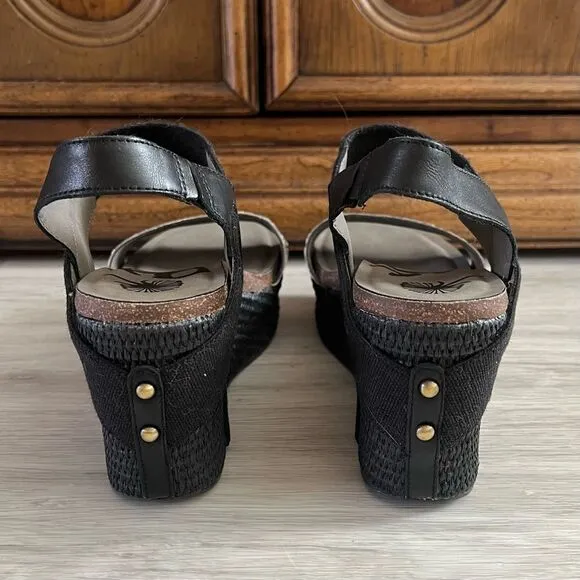 OTBT Bushnell Wedges Sandals Black Snakeskin 9.5