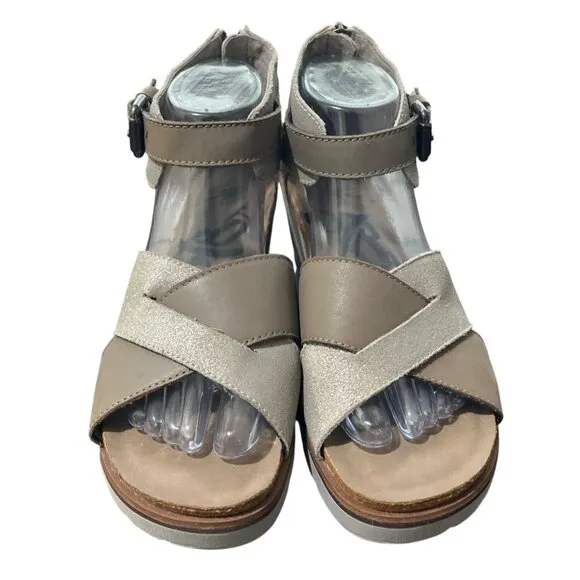 OTBT Teamwork Peep-Toe Wedge Sandals Ankle Buckle Closure Rear Zipper Size 8