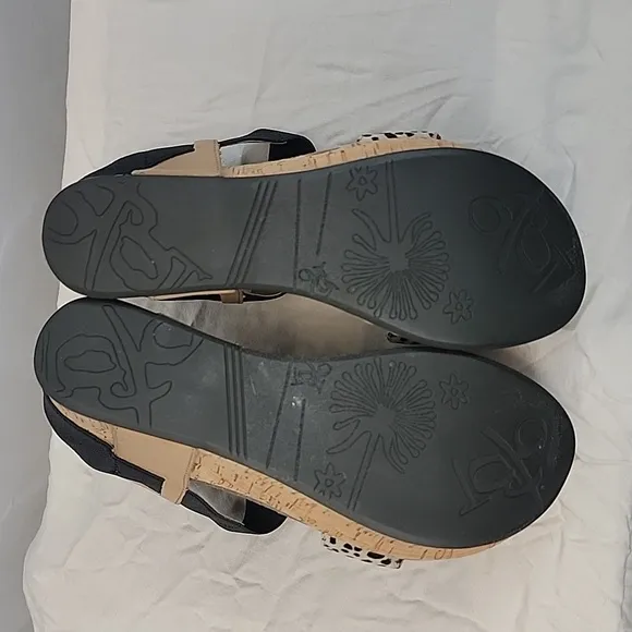 OTBT Wedges Size 8