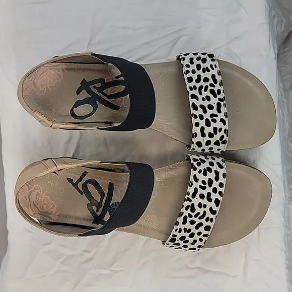OTBT Wedges Size 8